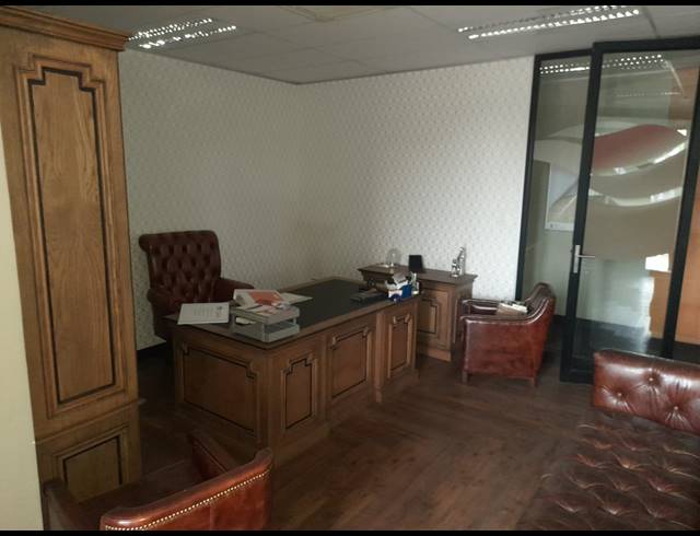 208M² OFFICE FOR SALE IN WITKOPPEN